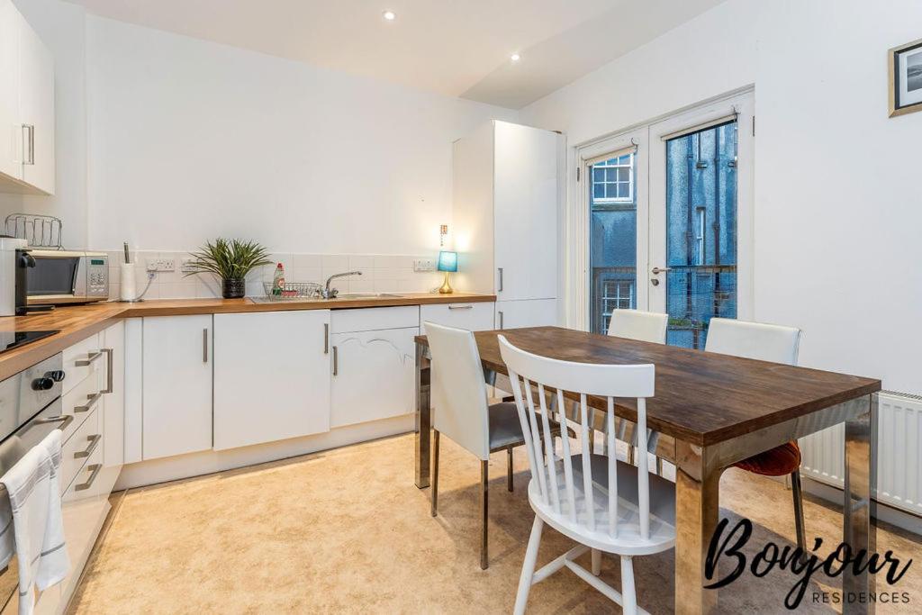 Spacious 2Br-1Ba - Grassmarket - Free Parking By Bonjour Residences Единбург Екстер'єр фото