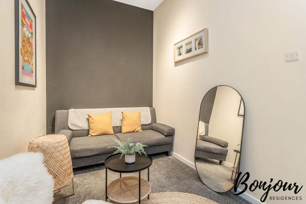 Spacious 2Br-1Ba - Grassmarket - Free Parking By Bonjour Residences Единбург Екстер'єр фото