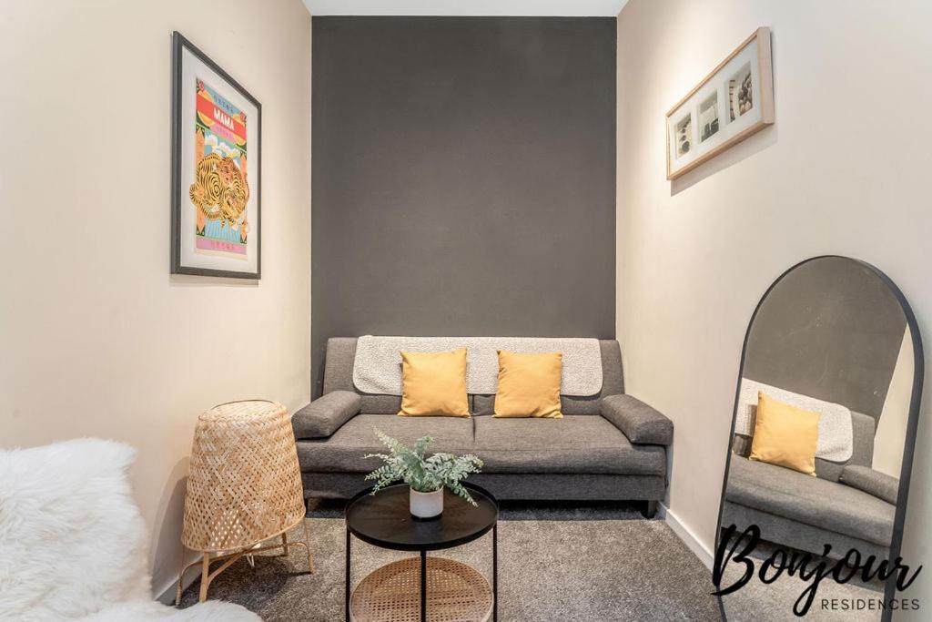 Spacious 2Br-1Ba - Grassmarket - Free Parking By Bonjour Residences Единбург Екстер'єр фото